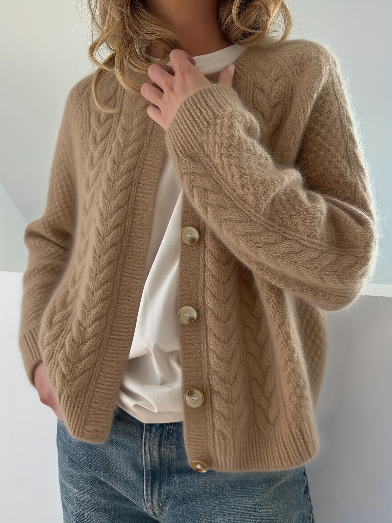 Dwina™ Strickjacke mit Knöpfen und Zopfmuster