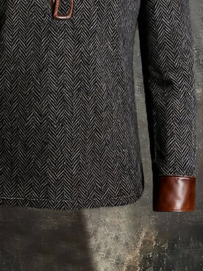 Herren-Langarm-T-Shirt mit Fischgrätenmuster und kontrastierendem Henley-Kragen aus Leder