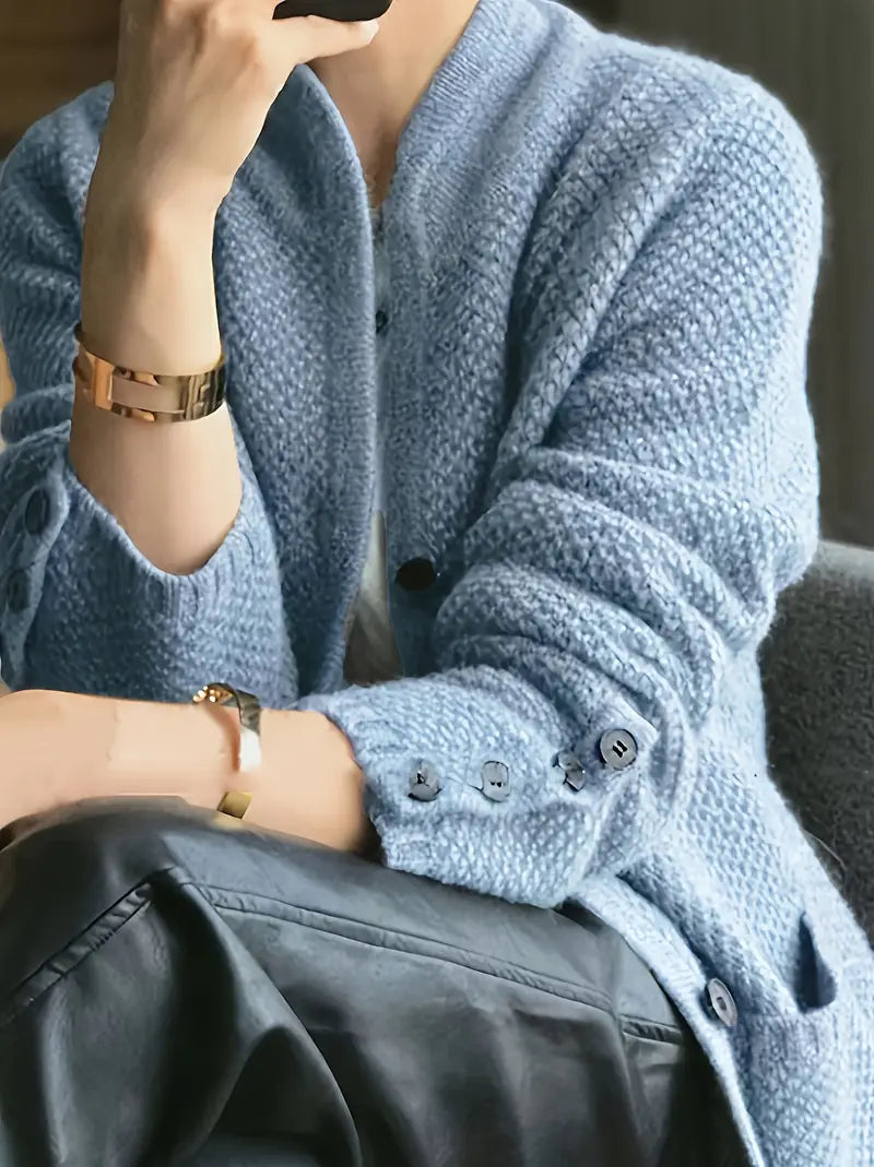 Claire – Strickjacke aus Wollmischung mit Knöpfen