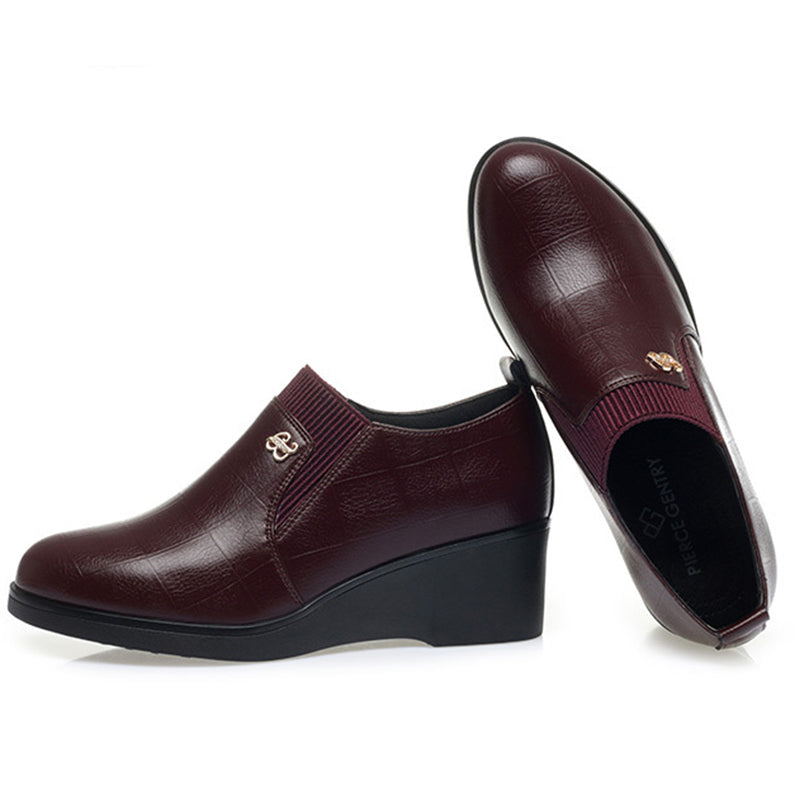 Elegante Slip-On Keilschuhe aus Leder