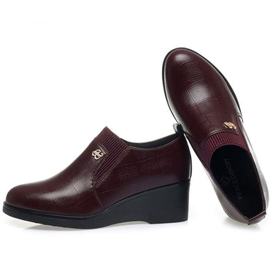 Elegante Slip-On Keilschuhe aus Leder