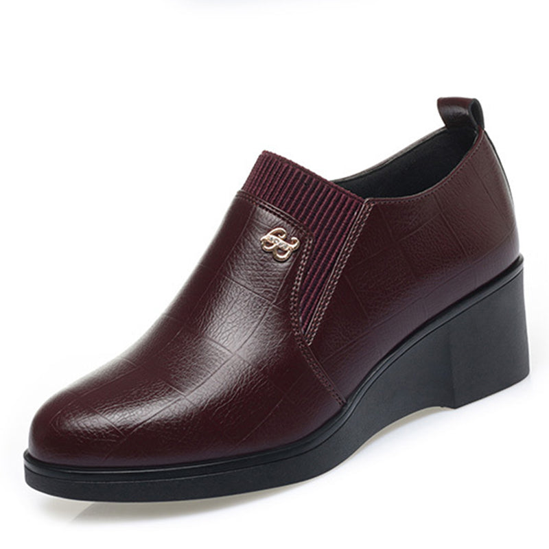 Elegante Slip-On Keilschuhe aus Leder